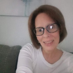 Lori profile picture