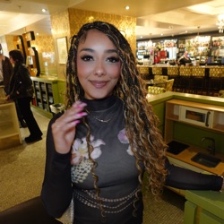 Elizabeth profile picture